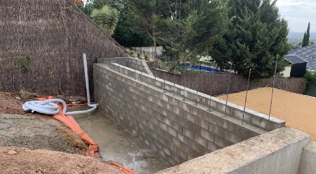 Various retaining wall materials